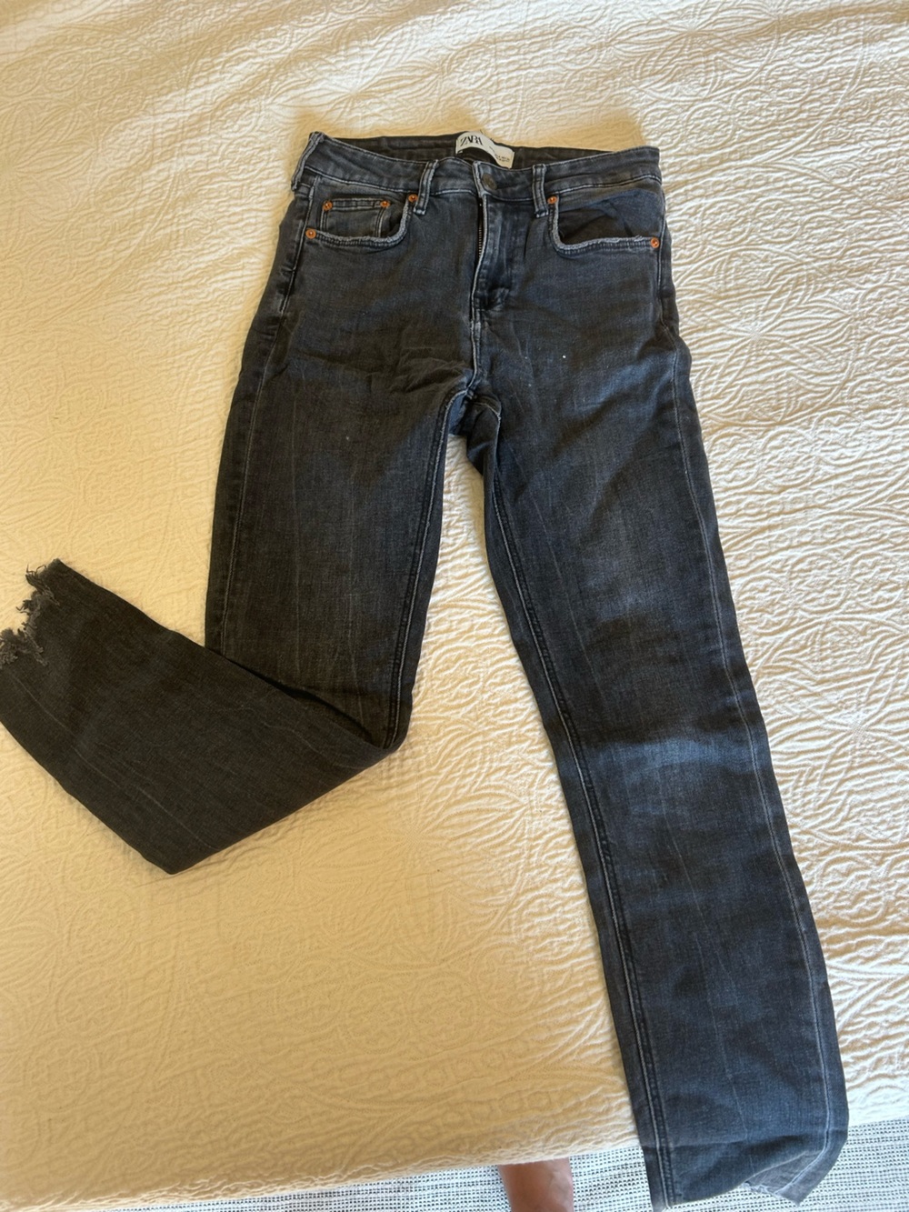 Women’s Black Slim Fit Jeans -Zara
